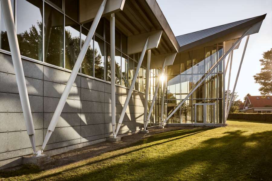 Foreninger samles bag stålfacade med karakter, Ringsted Sportscenter, Tværalle 8, 4100 Ringsted